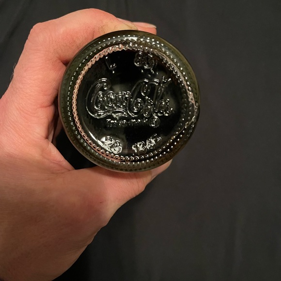 Vintage Coca Cola Bottle With Original Coke still sealed inside - Picture 4 of 6